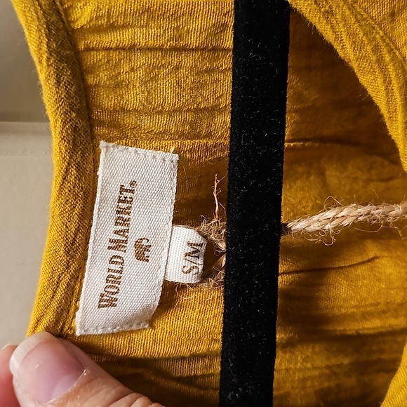 World Market linen top - Picture 2 of 5